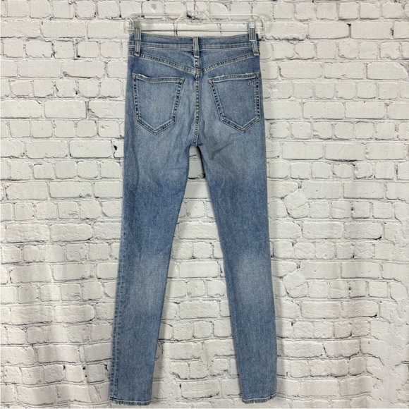 Rag & Bone Dive Skinny Jeans In Freemont
Light Blue Wash - Picture 10 of 11